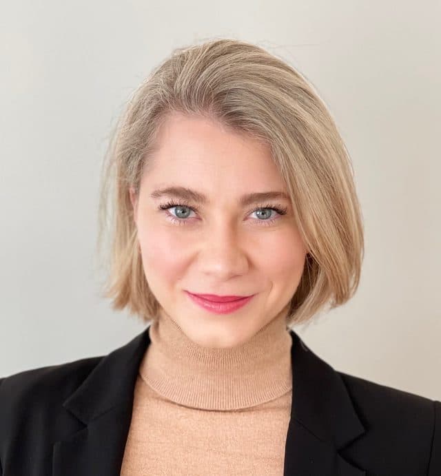 Sarah Gillhofer headshot